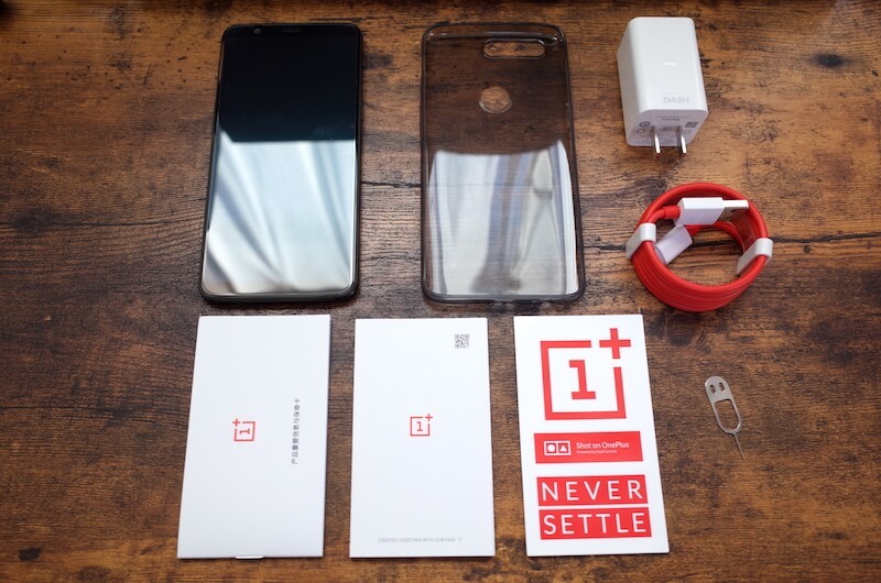 『One Plus 5T』同梱品